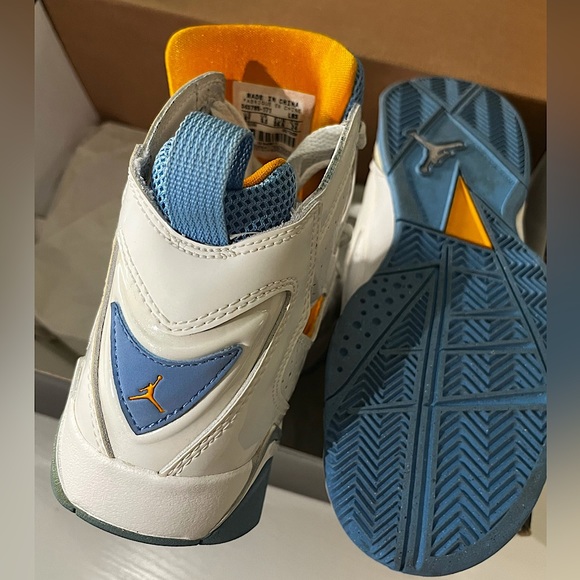 Jordan True Flight (GS) Sneakers white blue 6Y - Picture 9 of 11